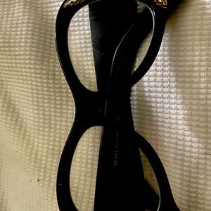 Both shade are available 1 box if you want yes they can be sold good condition